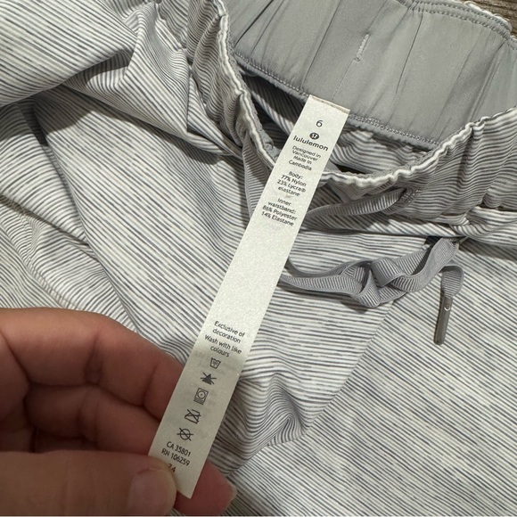 Lululemon On the Fly 7/8 Pant - Picture 7 of 9